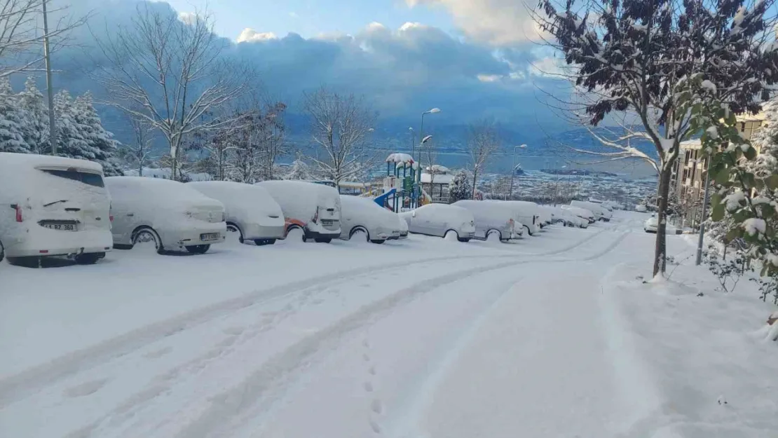 Kocaeli'de resmi ve özel eğitim kurumlarında 2 gün kar tatili