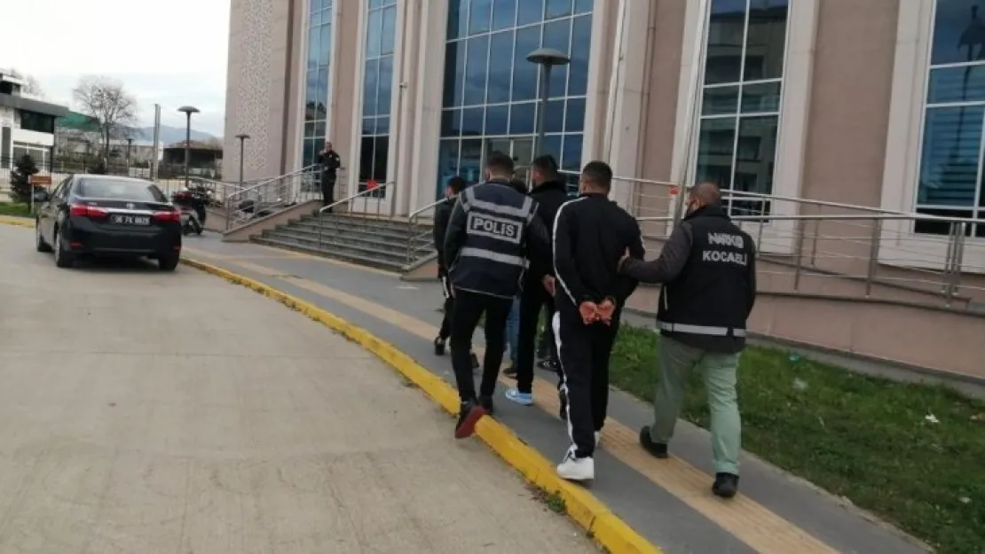 Kocaeli'de uyuşturucu operasyonu: 4 şahıs tutuklandı