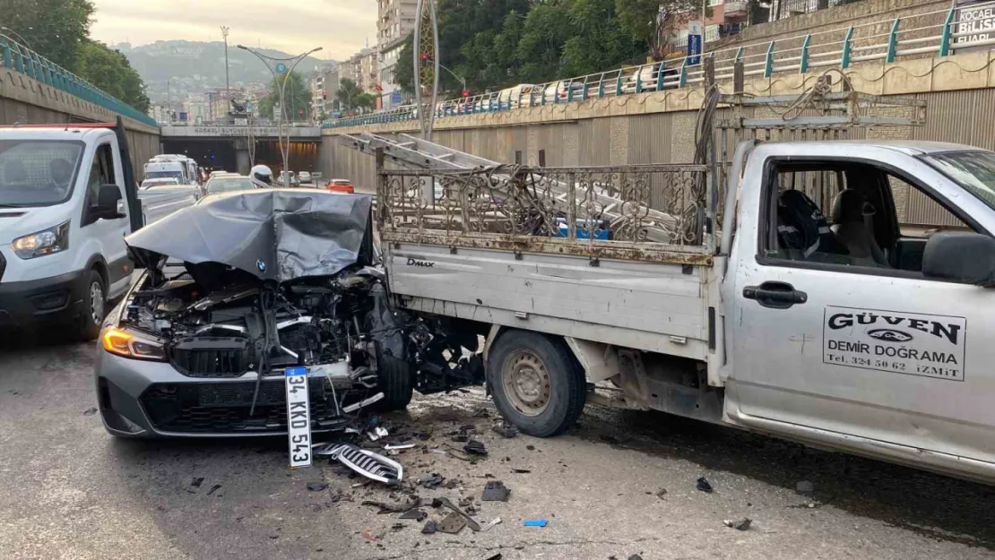 Kocaeli'de zincirleme kaza: 2 yaralı