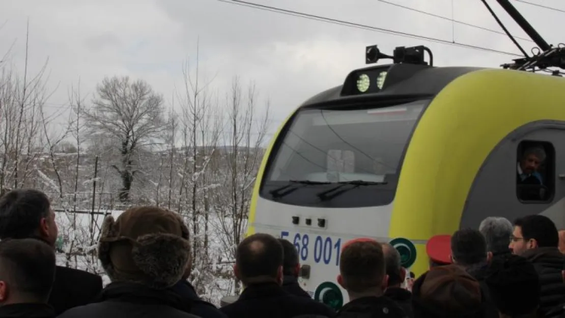 Kocaeli'deki Büyükderbent Tren İstasyonu yeniden açıldı