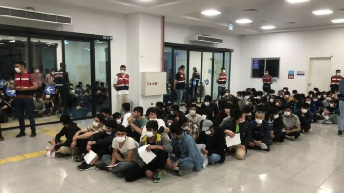 Kocaeli'den sınır dışı edildiler