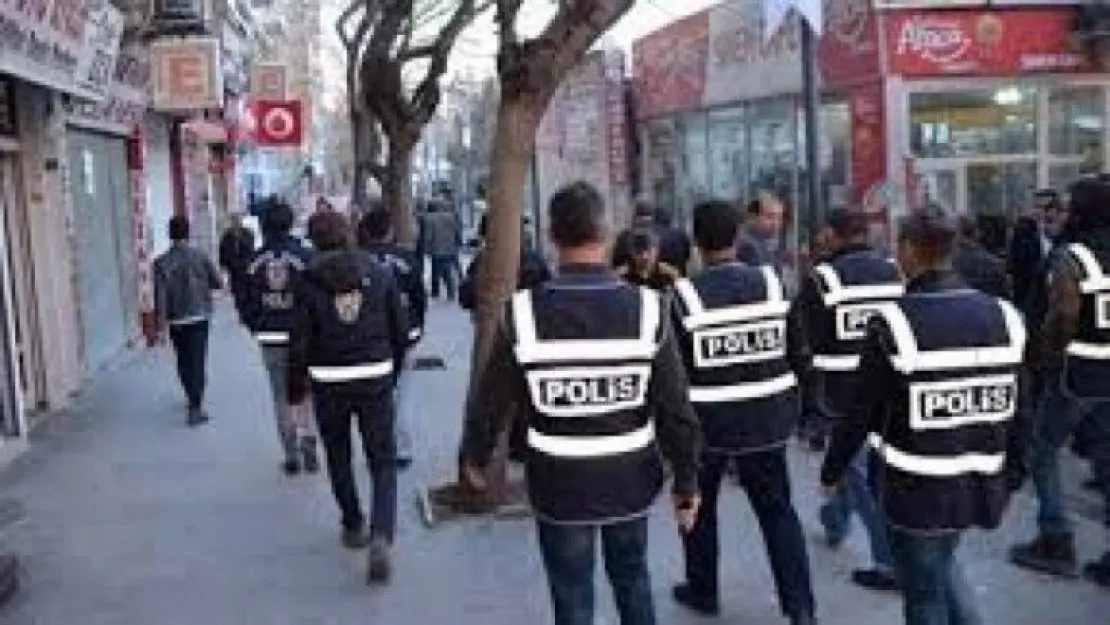 Kocaeli Emniyeti'nde durmak yok! Aranan 34 kişi daha yakalandı!