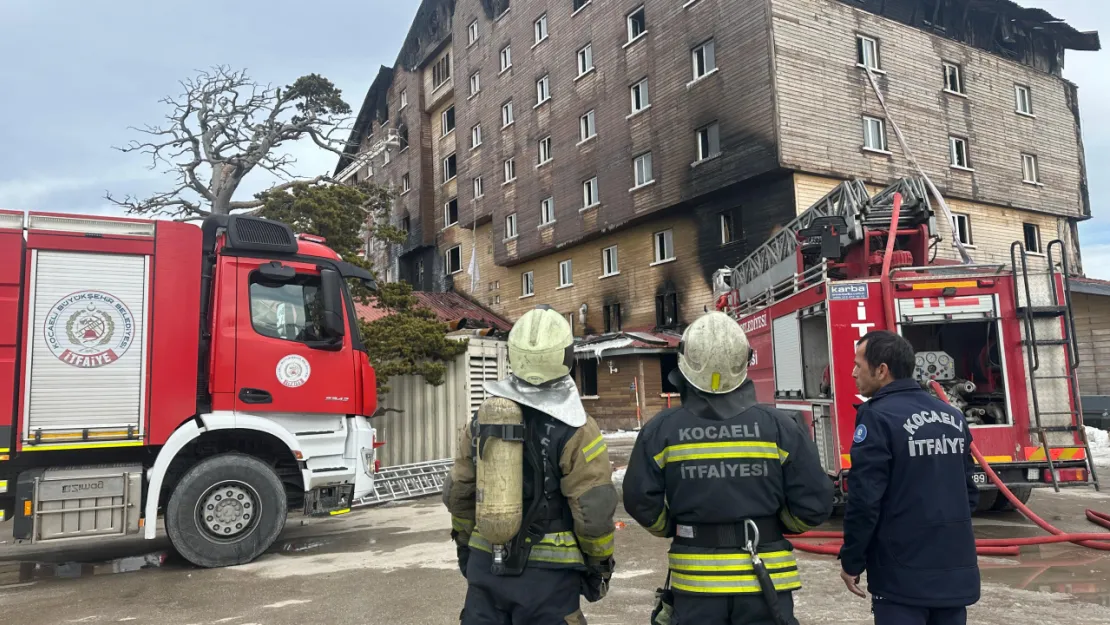 Kocaeli İtfaiyesi, otel yangınında aktif görev aldı