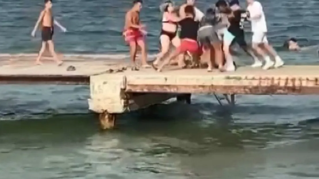 Kocaeli sahilleri ringe döndü, yumruk ve tekmeler havada uçuştu