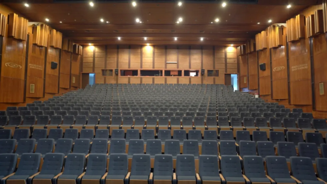 Kocaeli Şehir Tiyatrosu 25 yaşında