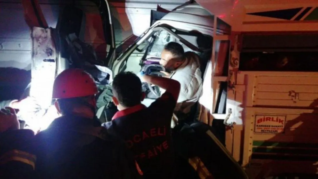 Kocaeli TEM'de feci kaza!