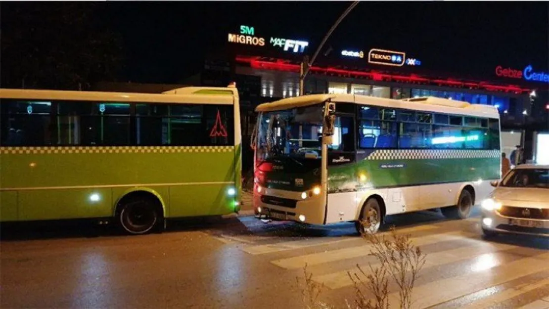 Kocaeli'de 2 halk otobüsü çarpıştı: 1 yaralı