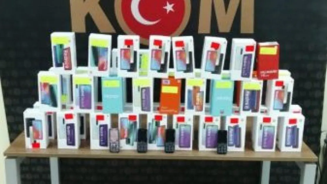 Kocaeli'de 51 adet gümrük kaçağı cep telefonu ele geçirildi!