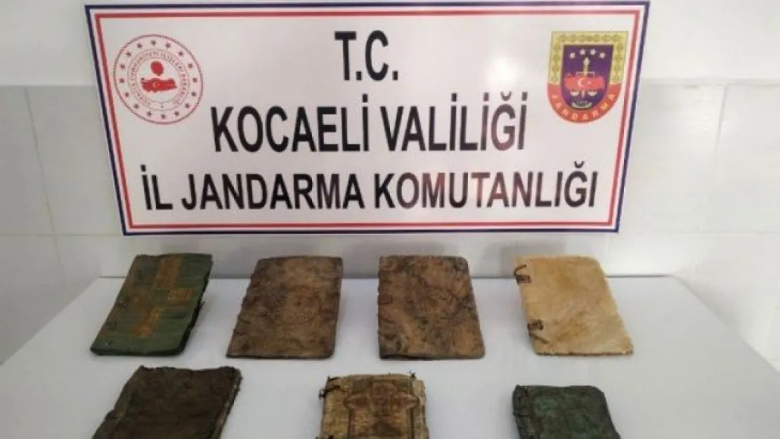 Kocaeli'de 7 adet tarihi İncil ve Tevrat ele geçirildi: 4 gözaltı!