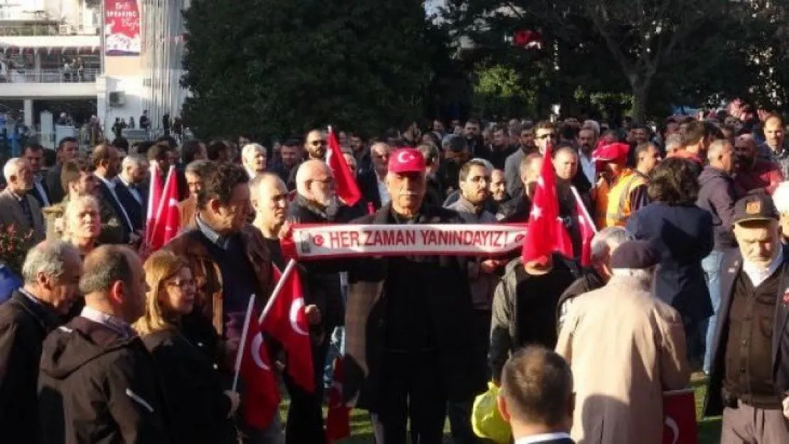 Kocaeli'de binler şehitlerimiz için yürüdü!