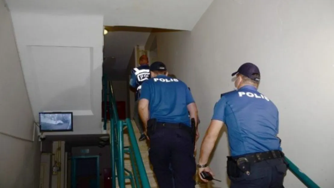 Kocaeli'de çeşitli suçlardan aranan 15 kişi yakalandı!