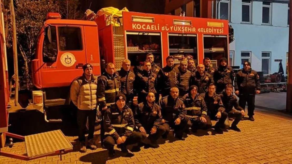 Kocaeli'de ekipler Elazığ'daki deprem için seferber oldu