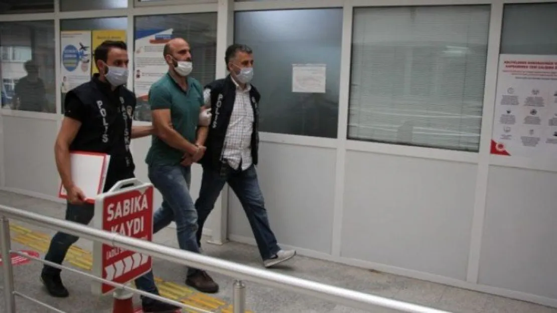 Kocaeli'de husumetlisini iş yeri önünde vurdu!