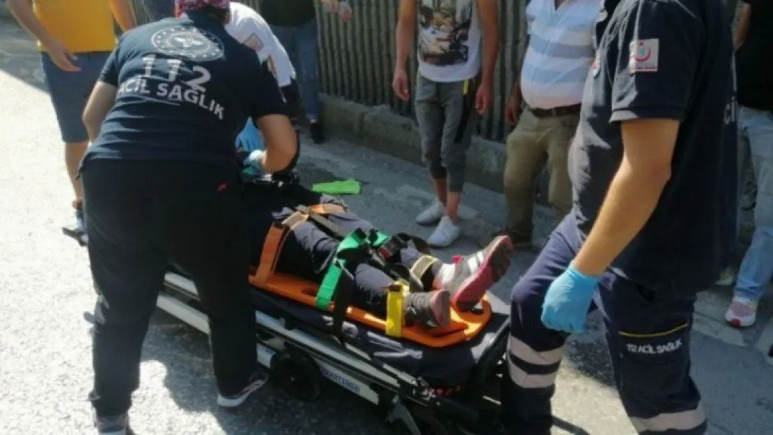 Kocaeli'de iki otomobil çarpıştı: 2 yaralı