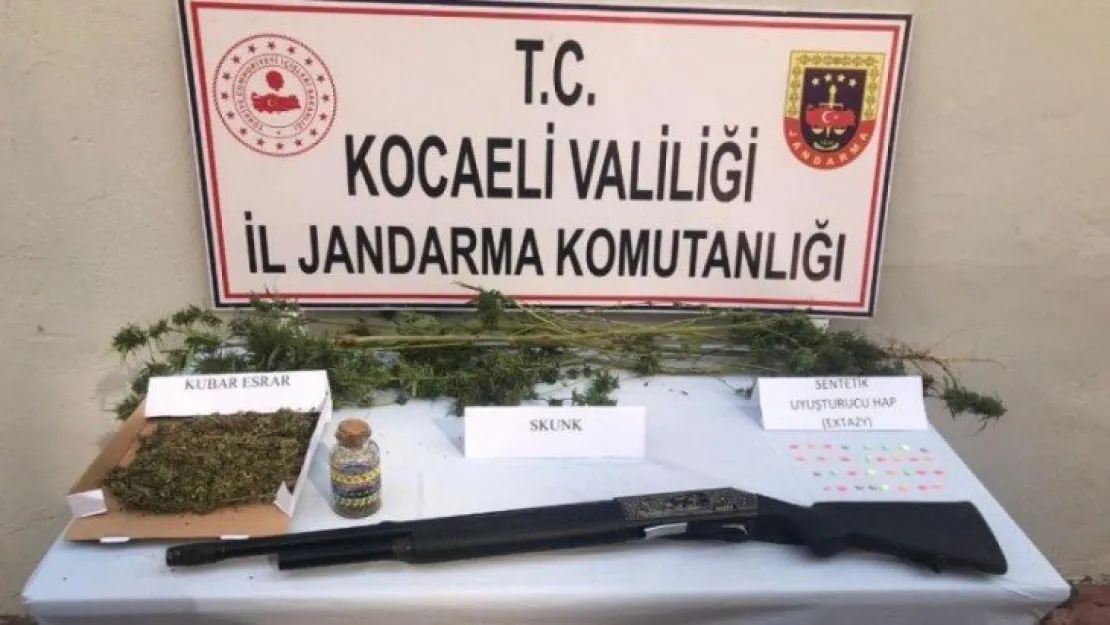 Kocaeli'de jandarma zehir tacirlerine geçit vermedi: 3 gözaltı