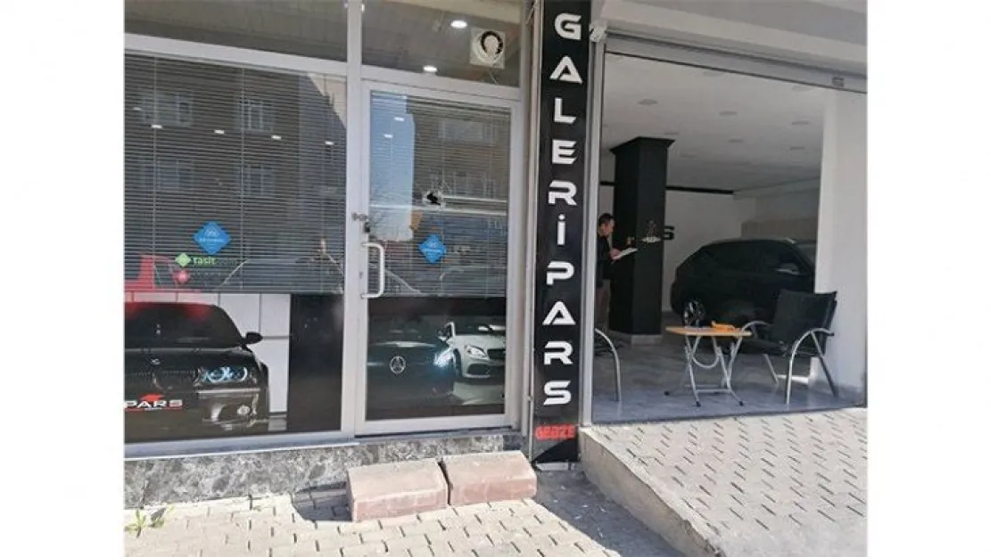 Kocaeli'de oto galeride silahlı çatışma!