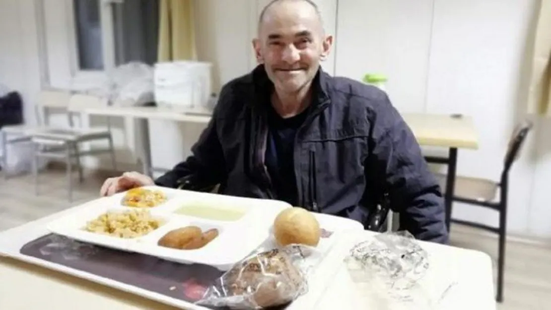 Kocaeli'de sokakta yaşan adam barınma evine yerleştirildi!