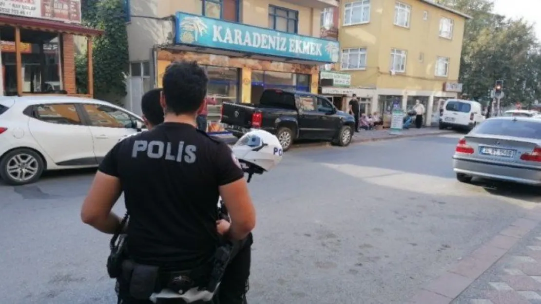 Kocaeli'de yüzlerce şişe sahte içki ele geçirildi