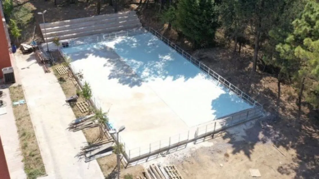 Kocaeli'nin ilk sentetik buz pisti Karamürsel'de
