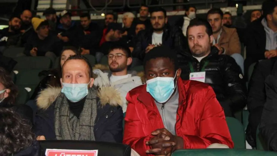 Kocaelispor, Babacar Gueye'yi resmen açıkladı