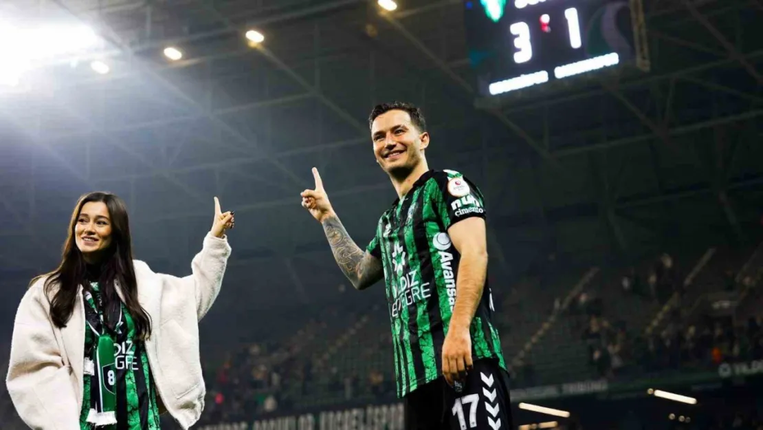Kocaelisporlu futbolcu taraftardan özür diledi
