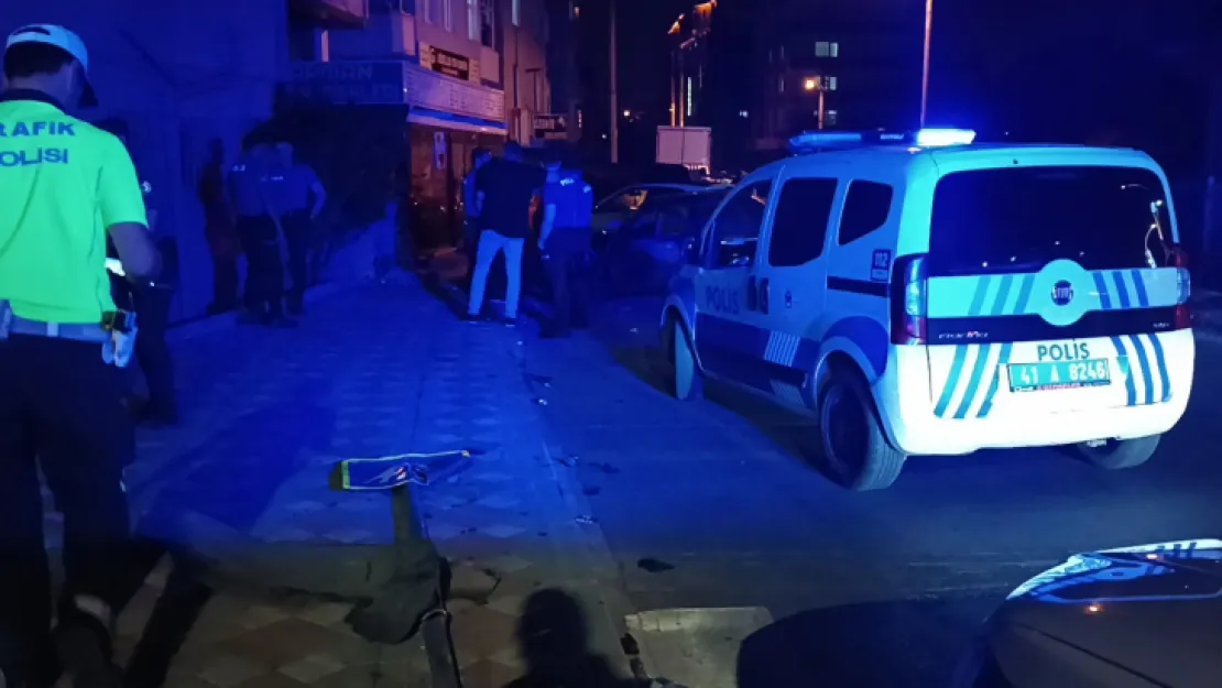 Kontrolden çıkan otomobil trafik levhasına çarptı: 1 yaralı