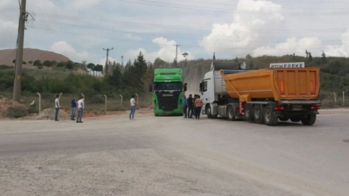 Körfez'de yolu kapattılar!
