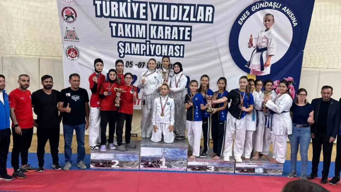 Körfez'in karate takımı Türkiye ikincisi oldu