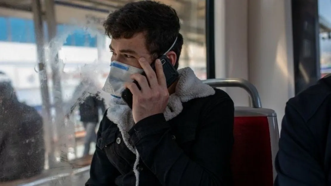 Koronavirüse yakalanma yaşı düşüyor