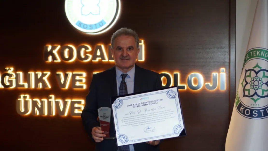 KOSTÜ Rektörü'ne EBDAD'dan ödül