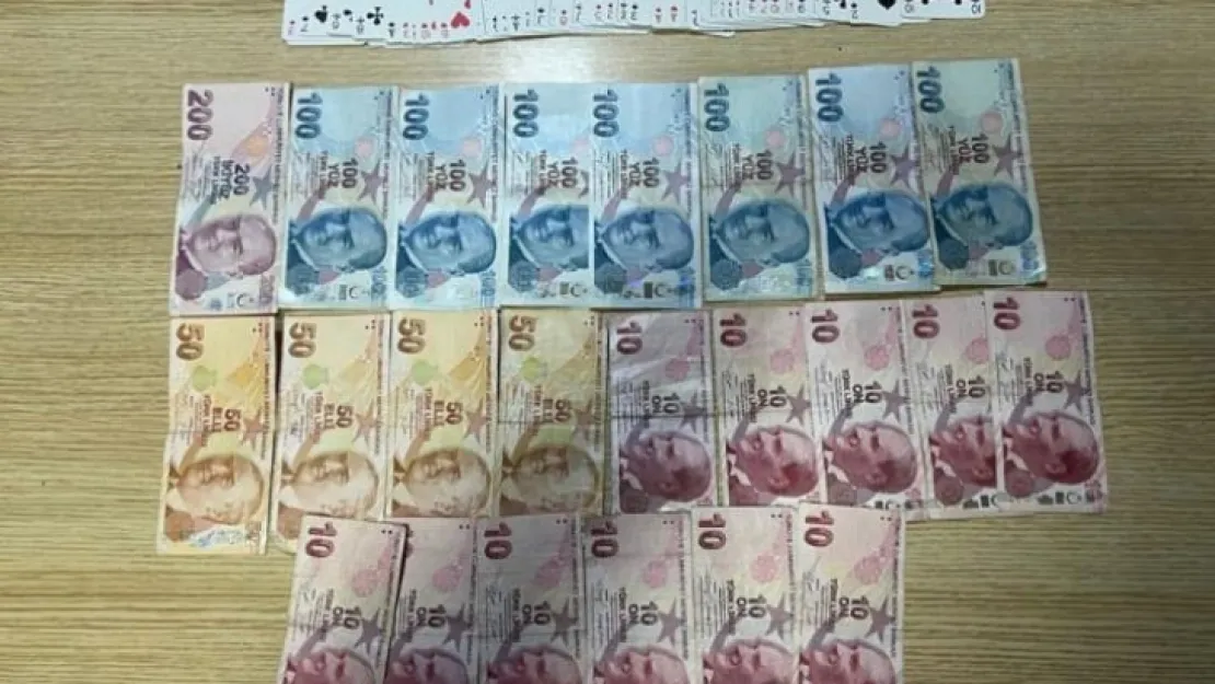 Kumar oynanan kıraathaneye polis operasyonu