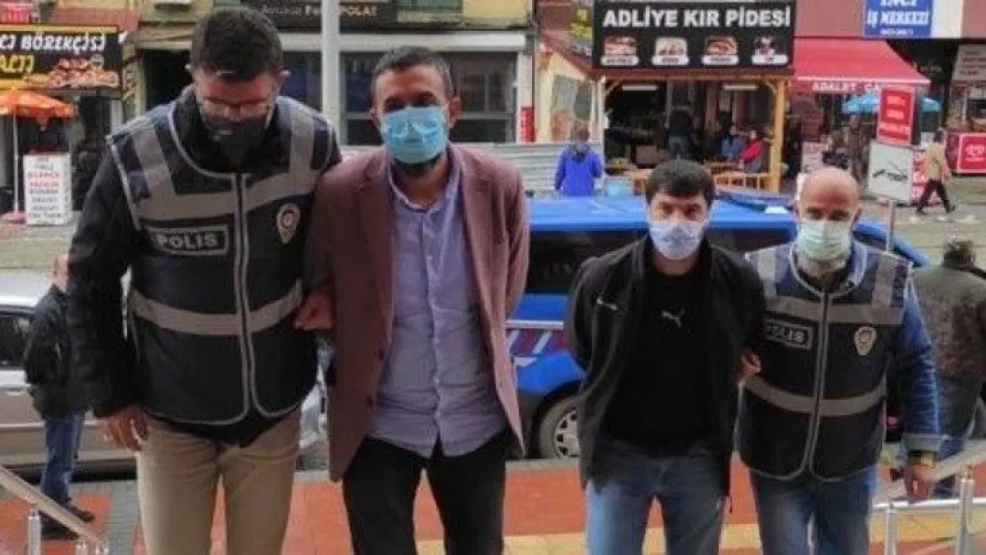 Kuyumcuyu dolandıran 2 şüpheli sahte altınlarla yakalandı