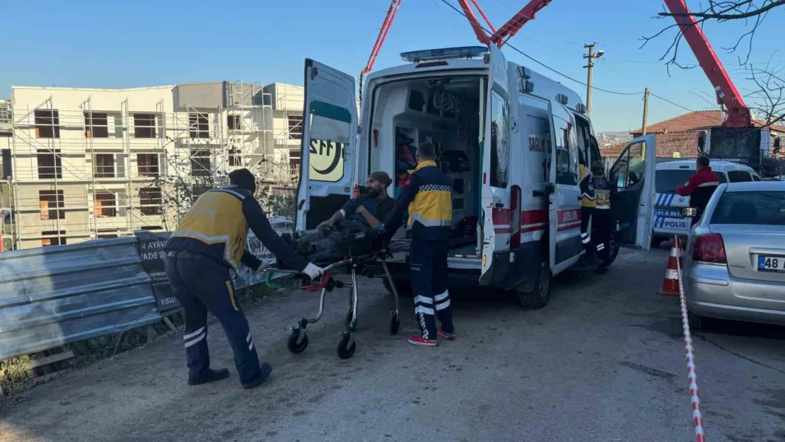 Lastik bomba gibi patladı: 2 yaralı