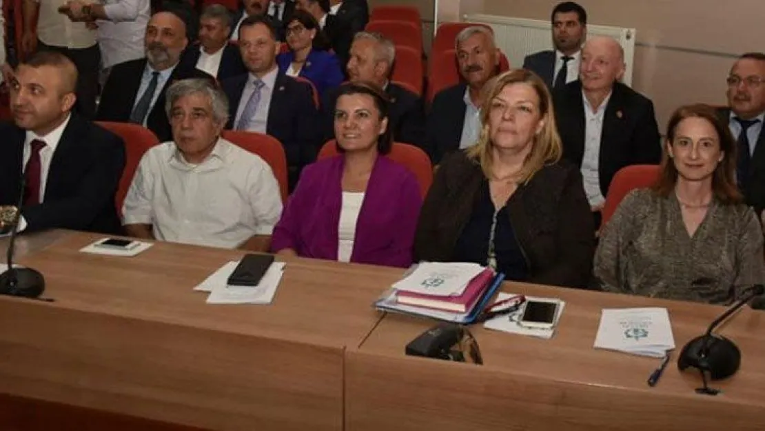 Mayıs ayı meclisinde espiriler havada uçuştu