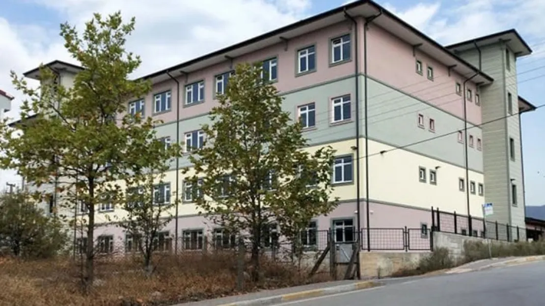 Melikşah Anadolu Lisesi velileri toplantıyı erteledi!