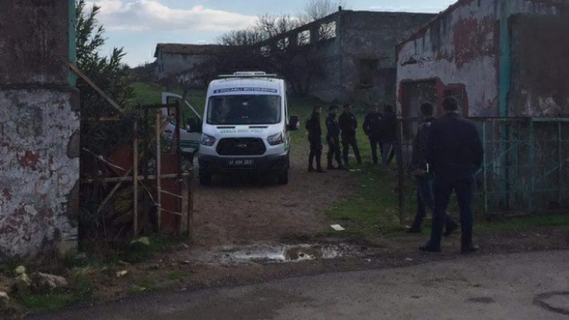 Metruk binada ölü bulundu