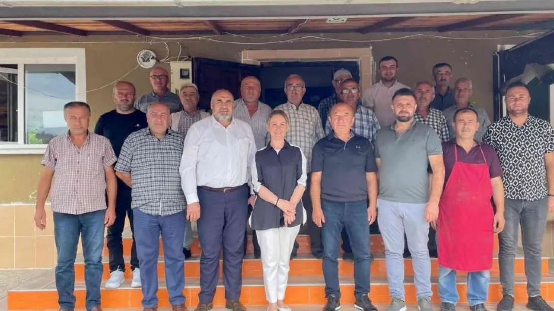 Milletvekili Zeybek Derince'de muhtarlar ile bir araya geldi