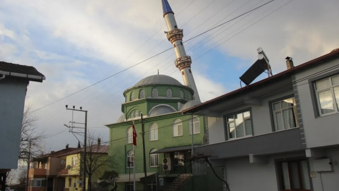 Minare tamamen yıkıldı!