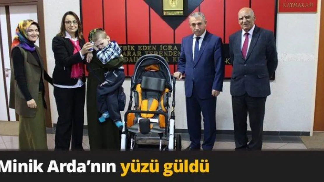Minik Arda'nın yüzü güldü