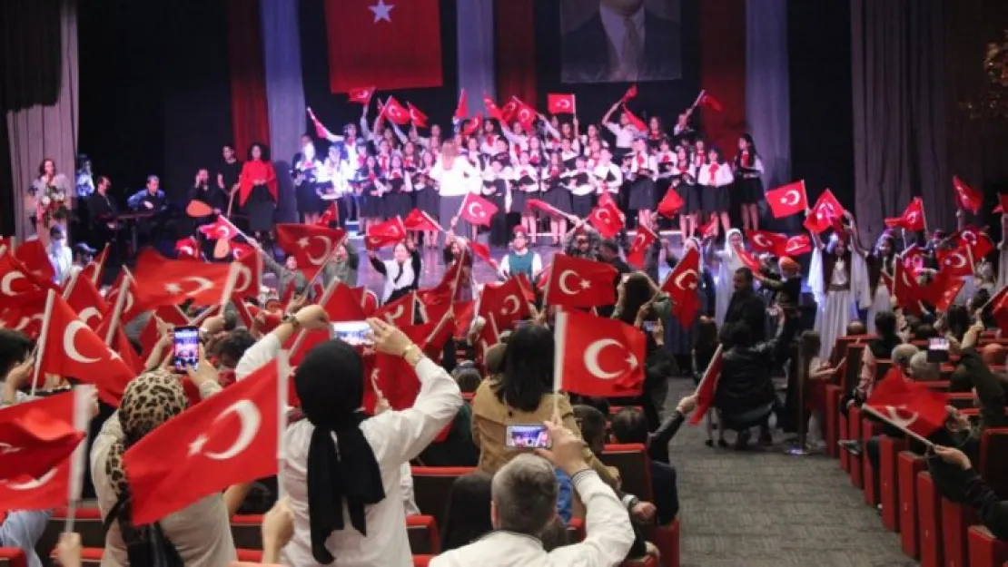 Miniklerin coşkusu, ayakta alkışlandı
