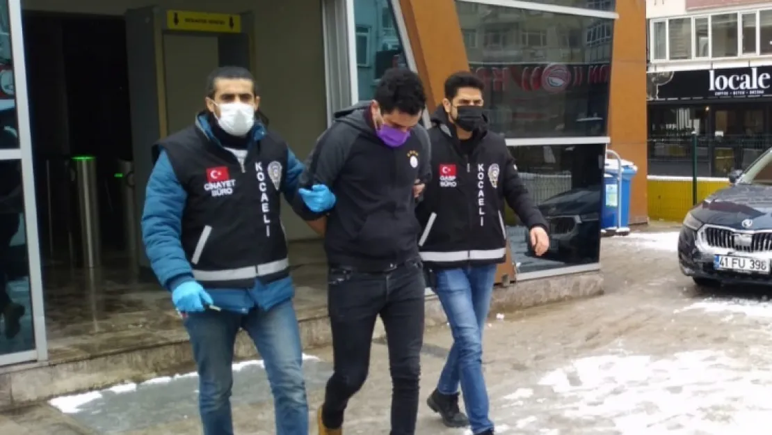Evde öldürülen genç adamın annesinden şoke eden iddia
