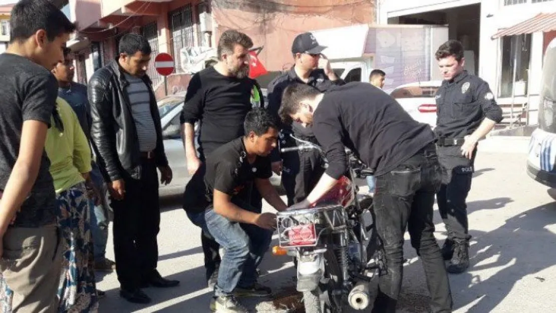 Motoru bağlanırken deposunu boşalttı