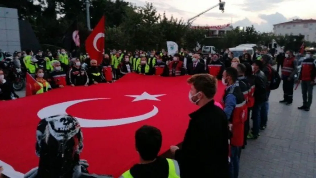 Motosiklet tutkunlarından Cumhuriyet Bayramı korteji!