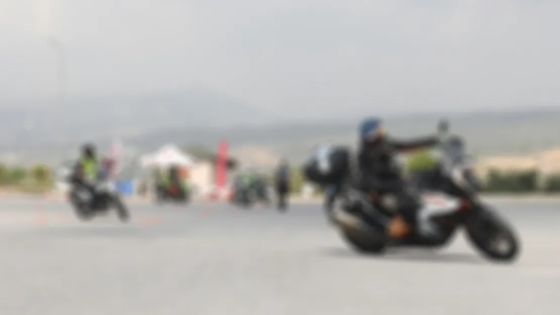Motosikletlerin gürültüsünden bıktık!