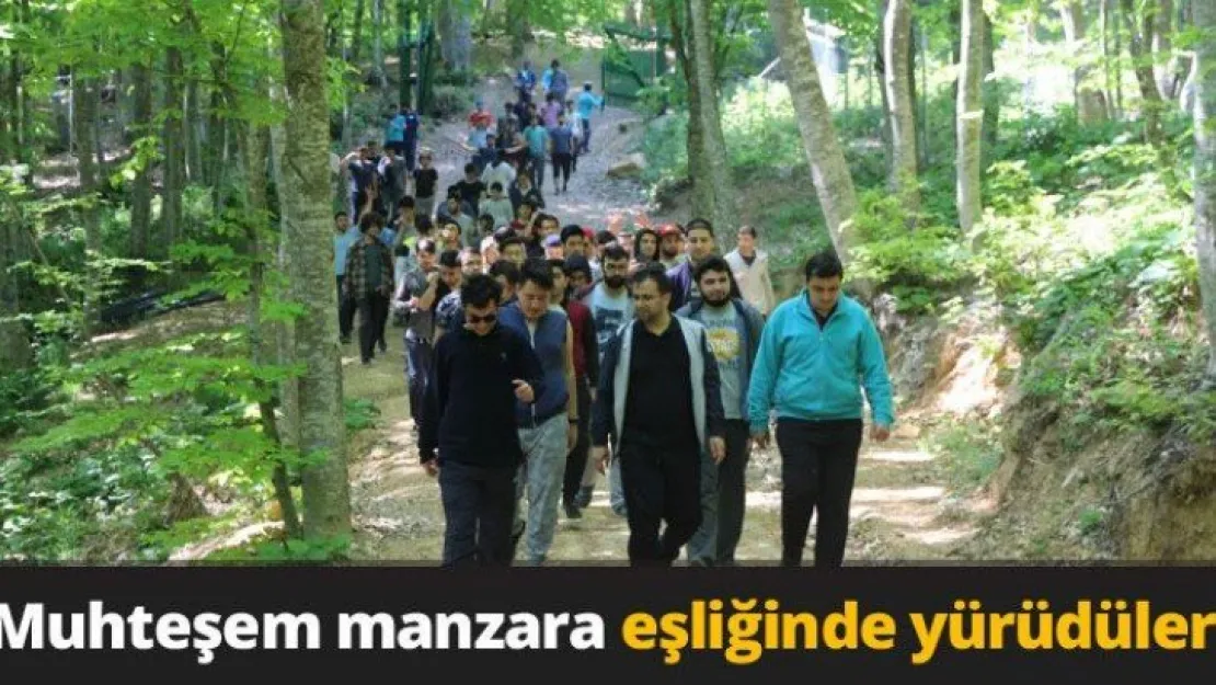 Muhteşem manzara eşliğinde yürüdüler