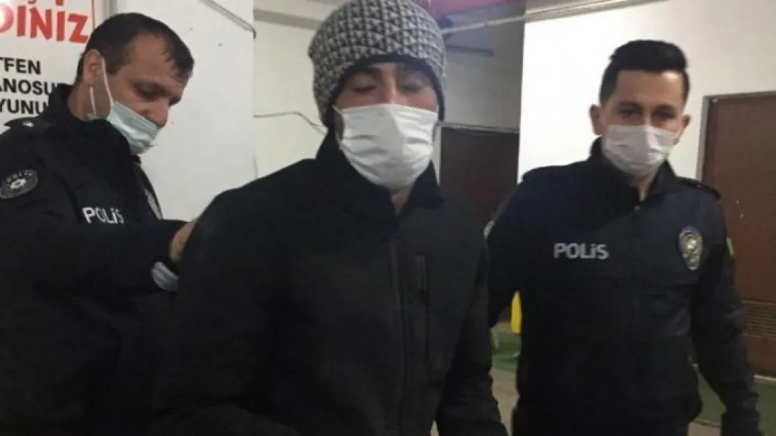 Oda sekreteri çatıdan indirdi