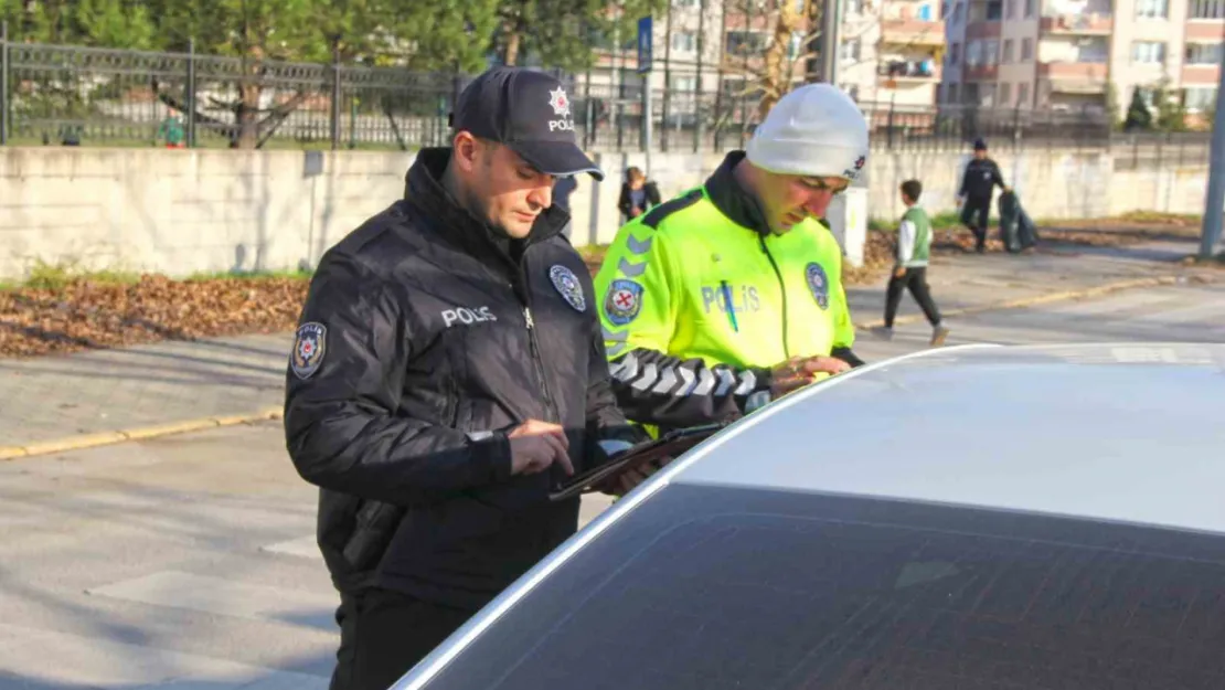 Okul çevresinde yapılan denetimlerde uyuşturucu ele geçirildi