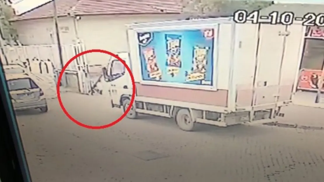 Okul kapısı üzerine devrilmişti, mahkemenin kararı anneyi ağlattı