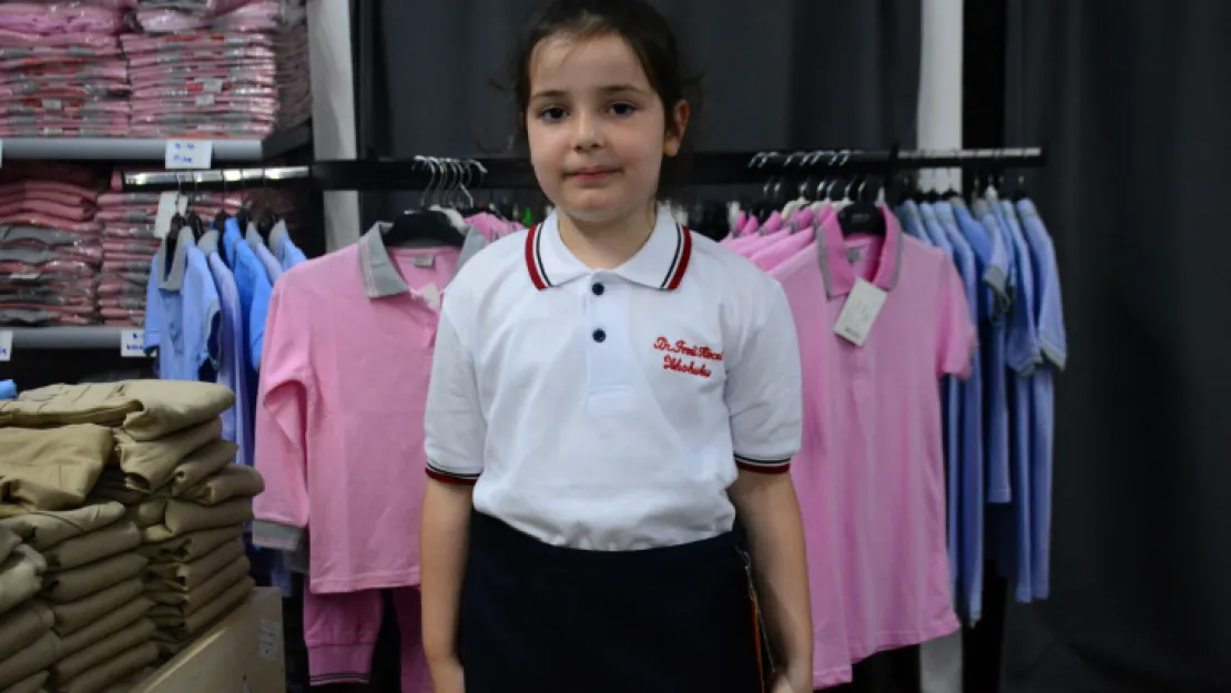Okul kıyafetinde EKN GİYİM'e akın ettiler