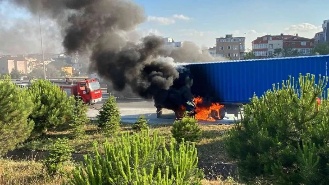 Önce lastiği patladı, sonra alev alev yandı